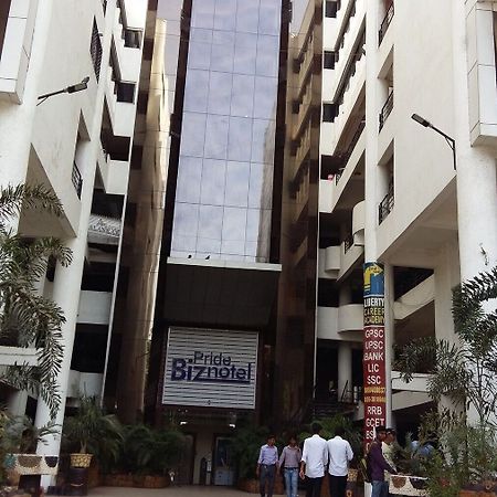 Pride Biznotel Vadodara Dış mekan fotoğraf