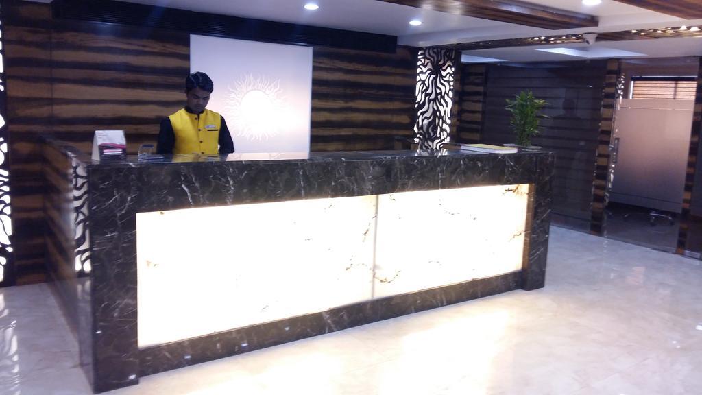 Pride Biznotel Vadodara Dış mekan fotoğraf