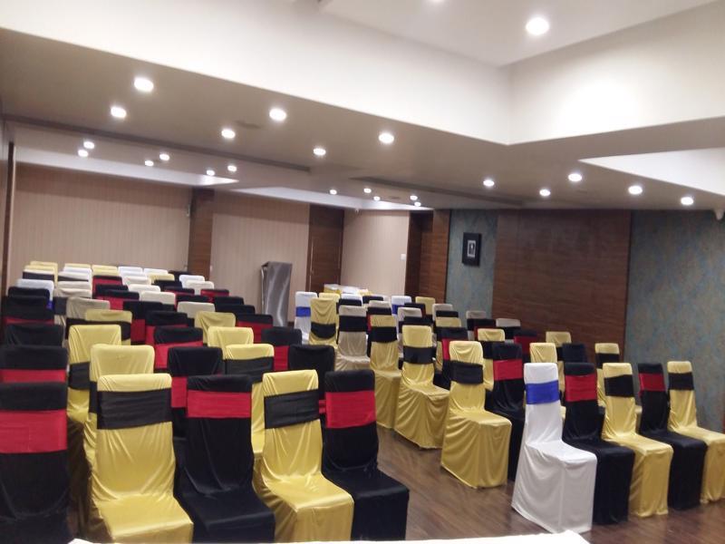Pride Biznotel Vadodara Dış mekan fotoğraf
